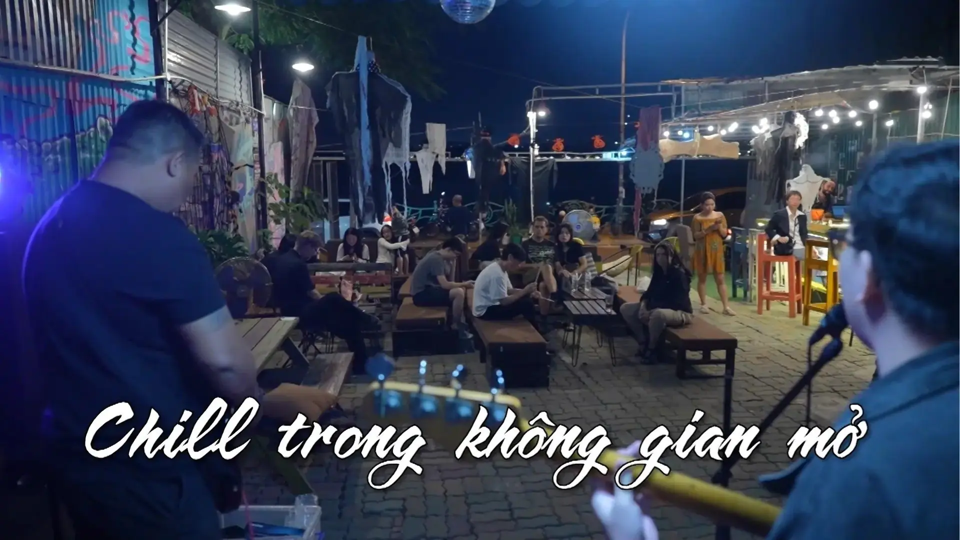 Chill trong không gian mở | Nhịp sống Hà Nội | 02/11/2025